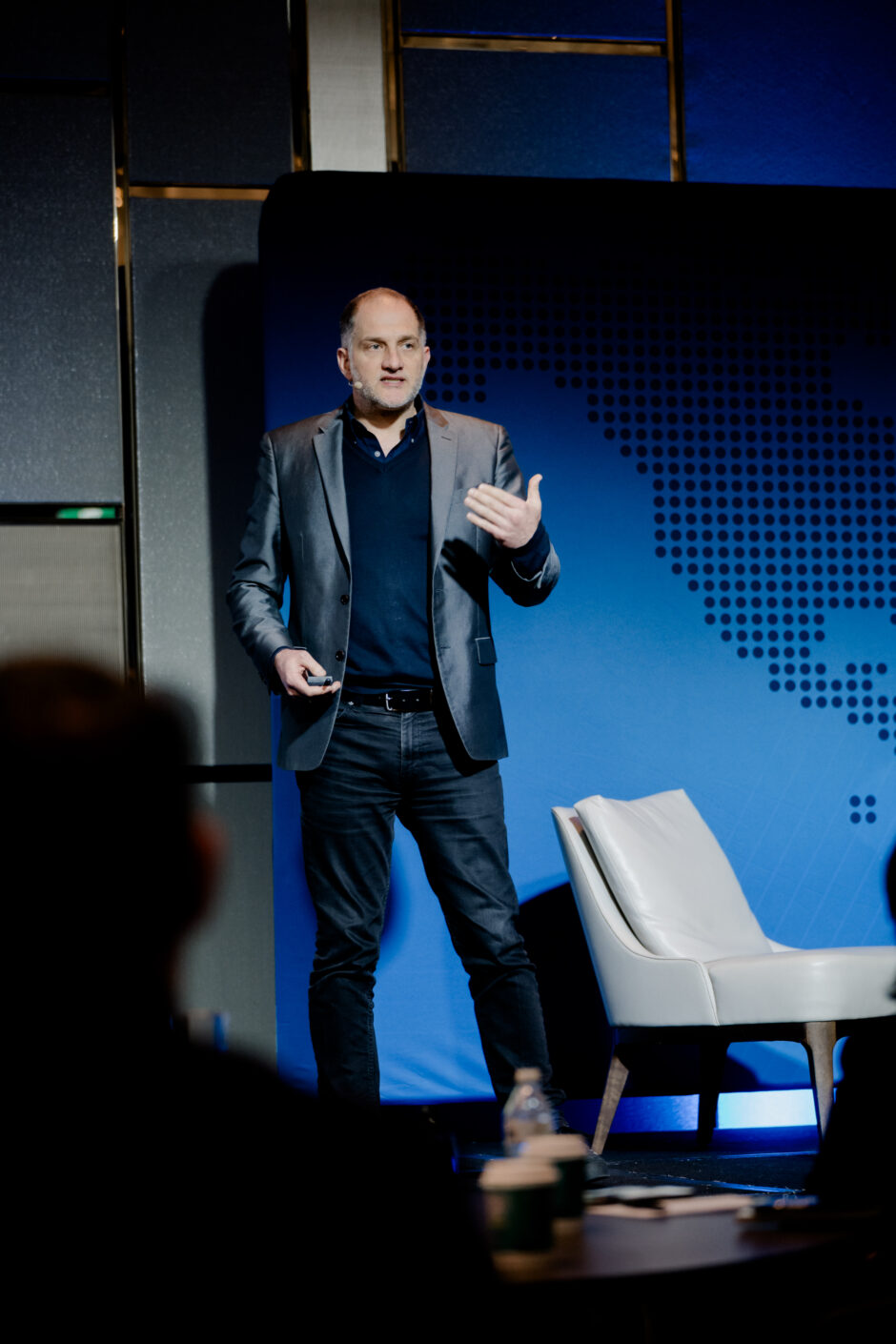 Con Frantzeskos Speaking